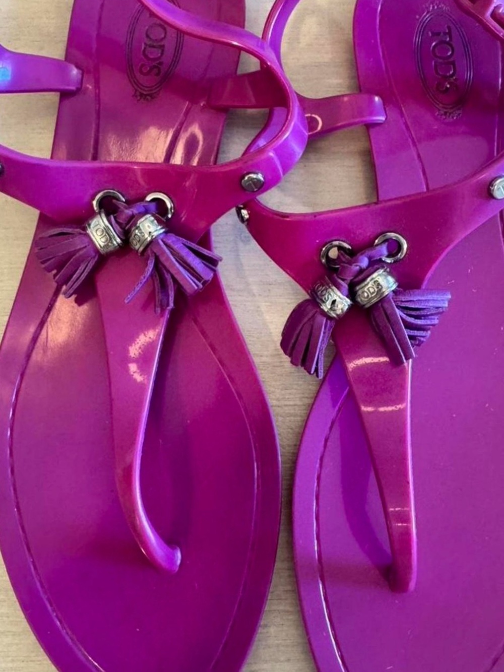 TOD'S Women's Fuchsia Logo Tassel Sandals